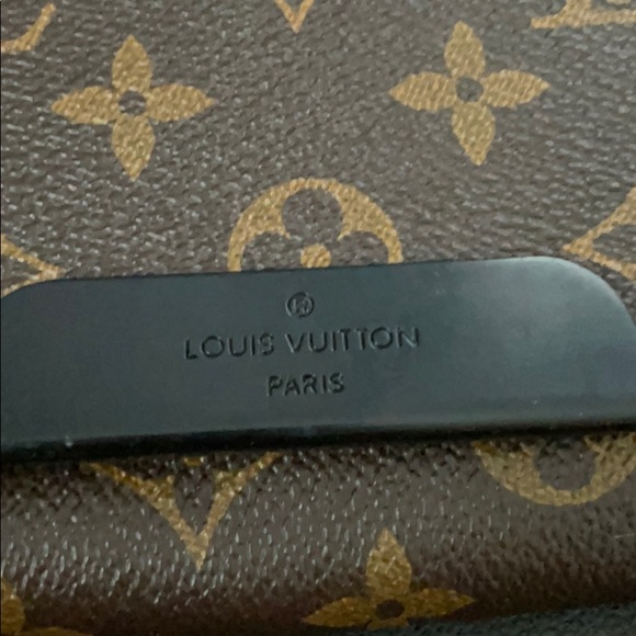 Louis Vuitton messenger Bag - Picture 3 of 9